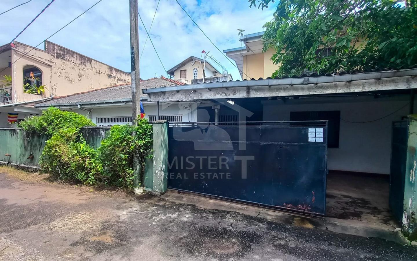 Land for Sale in Nawala...