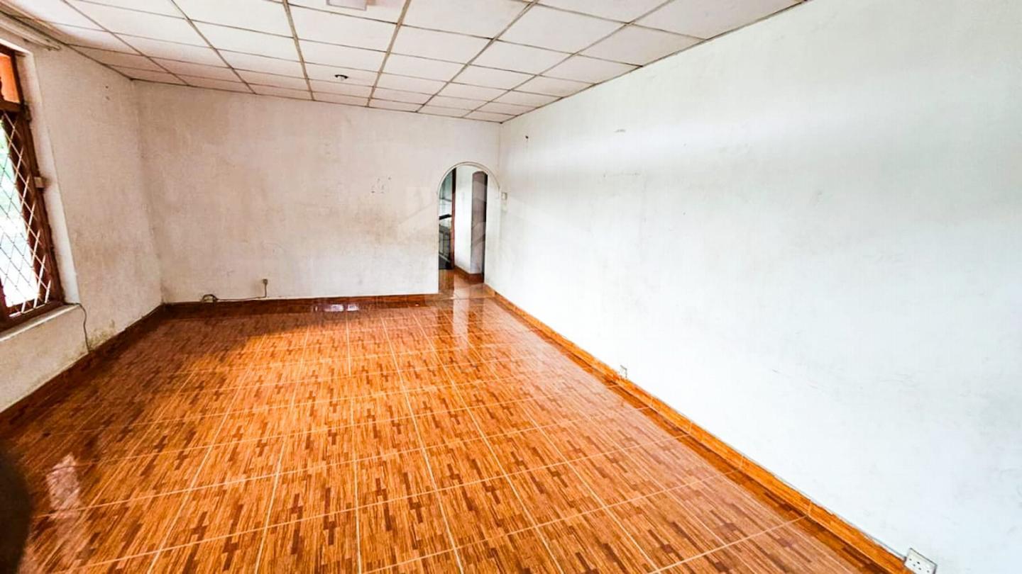 Land with a House for Sale in Nugegoda- image 2