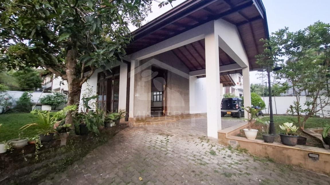 Land with House for Sale in Nugegoda- image 2