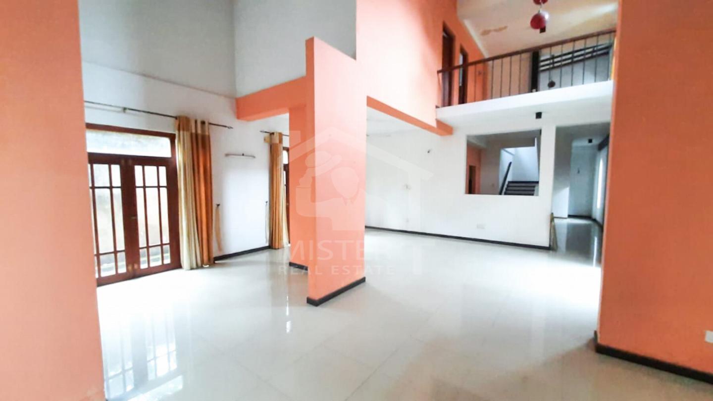 Land for Sale with Livable House in Nawala- image 3