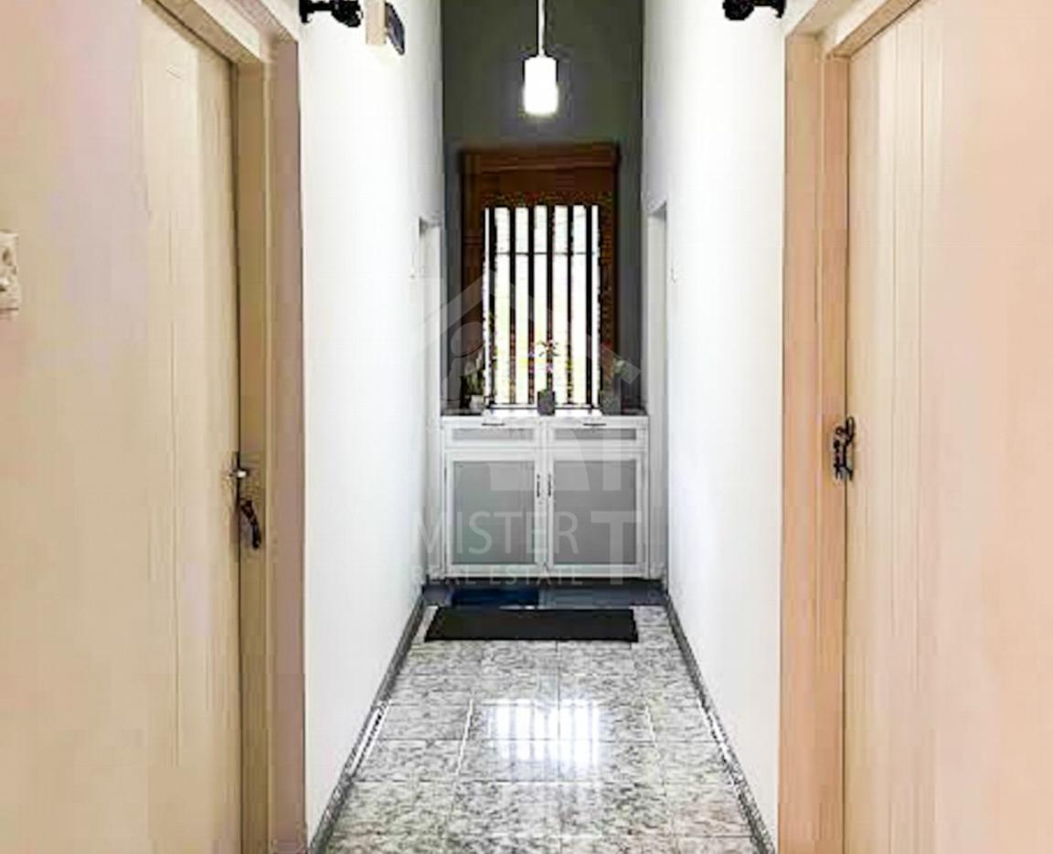 Land with Livable House for Sale in Nugegoda- image 4