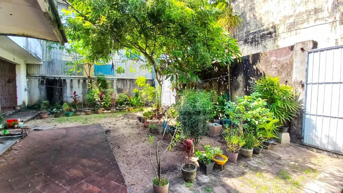 Land with Old House for Sale in Colombo 03- image 4