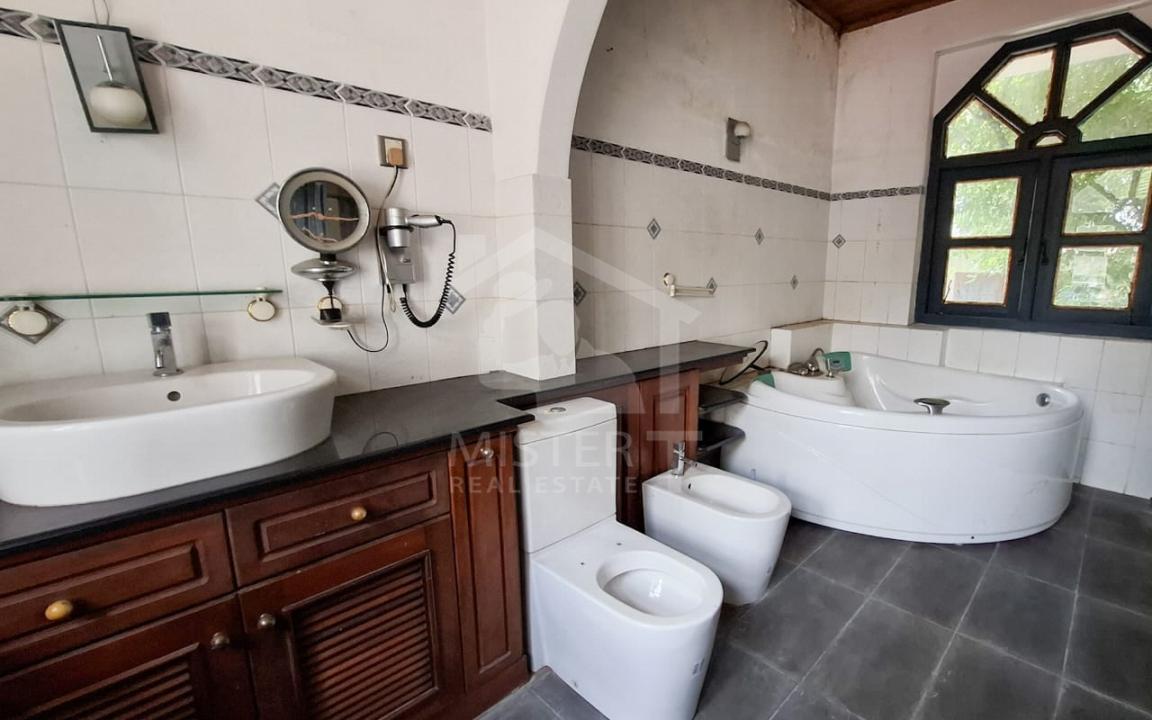 Land with House for Sale in Nawala- image 4