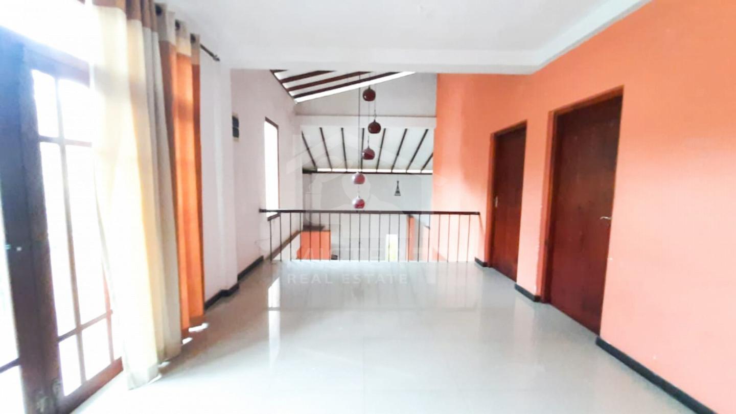 Land for Sale with Livable House in Nawala- image 5