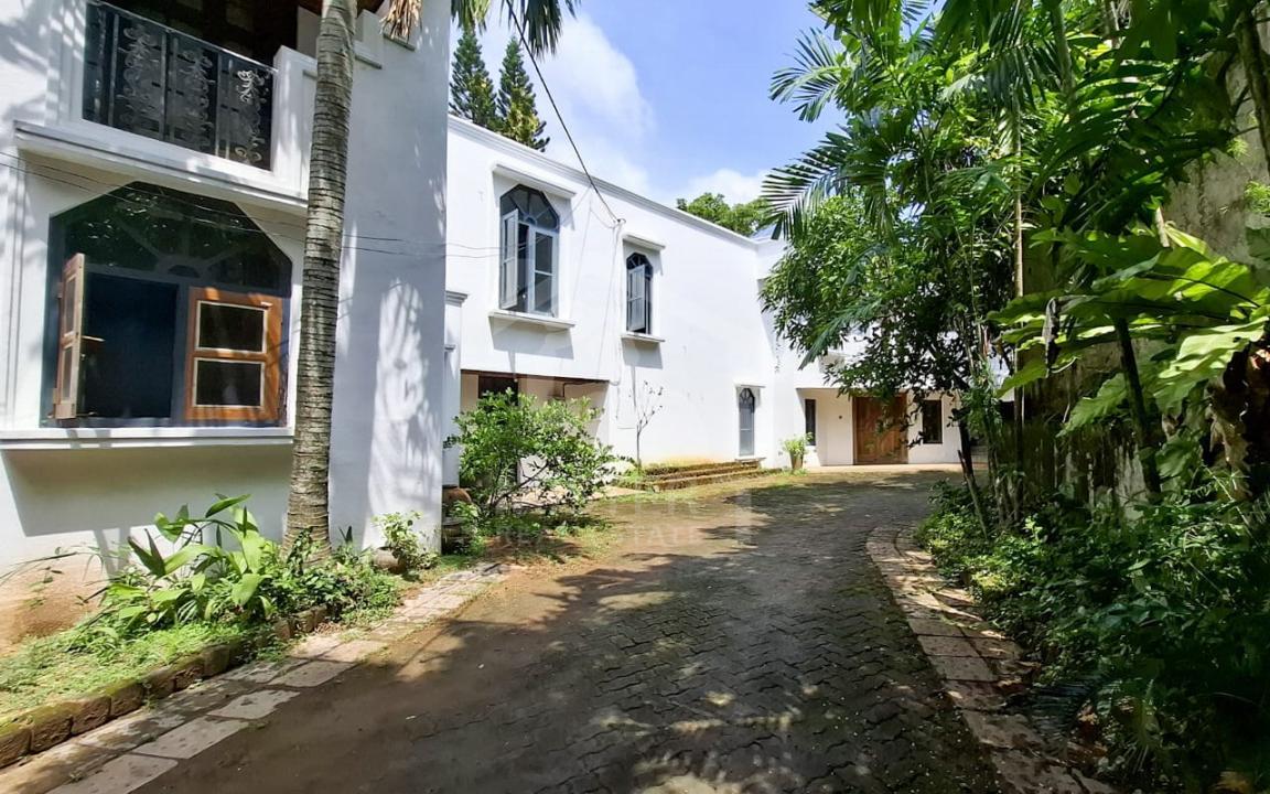 Land with House for Sale in Nawala- image 5