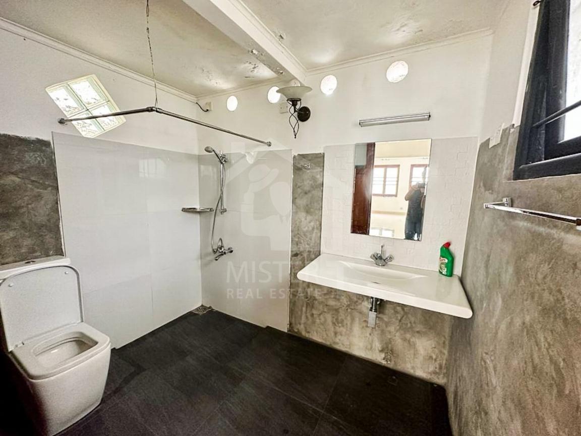 Land with House for Sale in Colombo 05- image 7