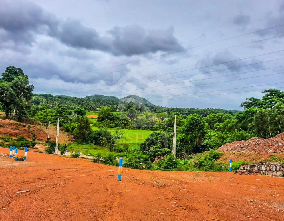 Land for Sale in Kaduwela- image 1