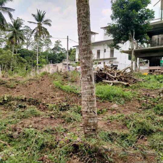 Land for Sale in Athurugiriya- image 1