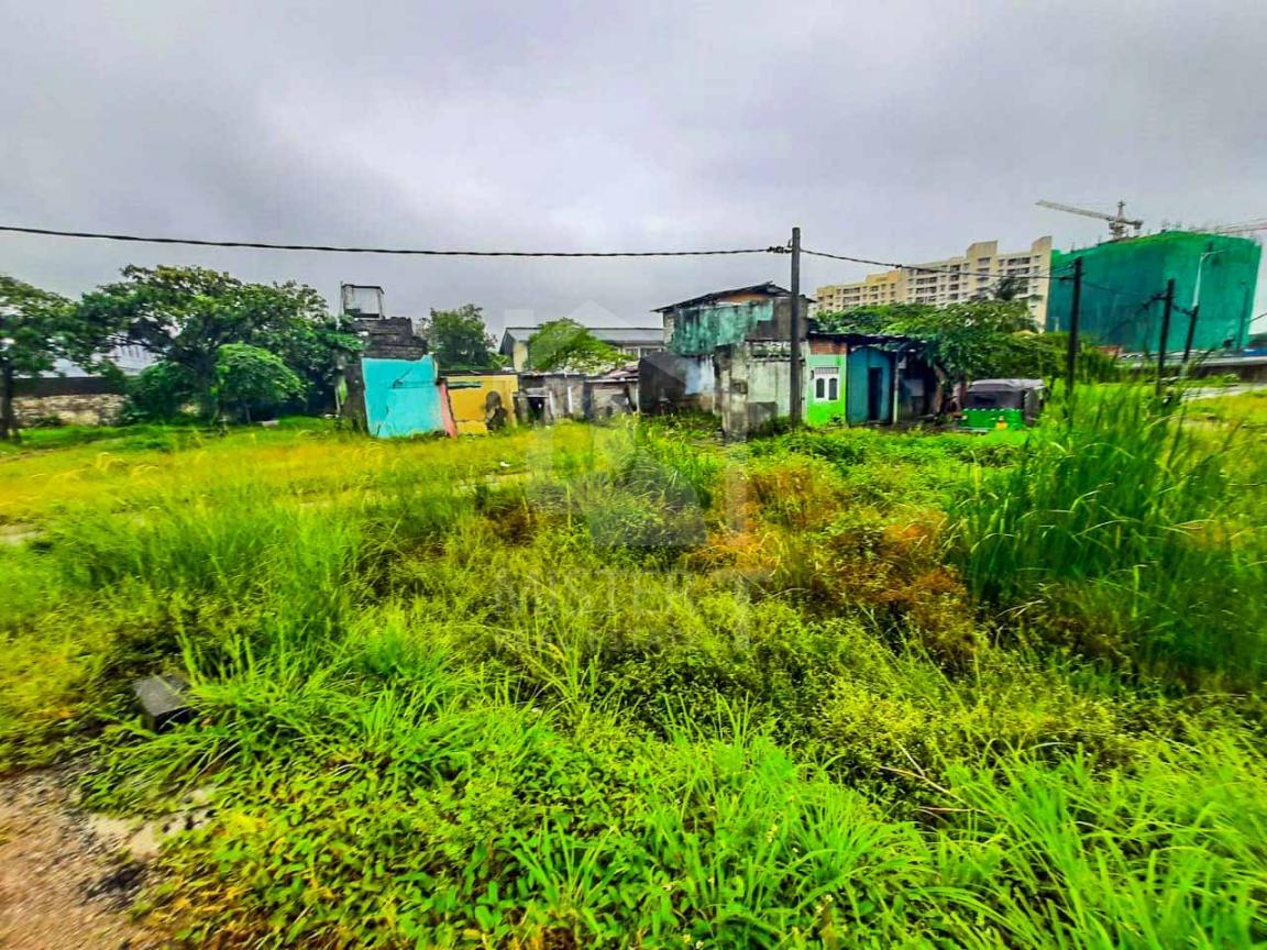 Land for Sale in Colombo - image 1