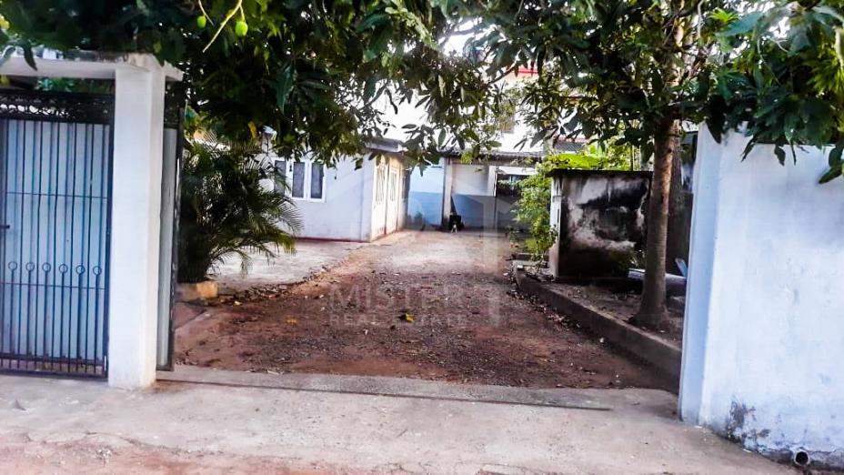 Land for Sale in Moratuwa - image 1