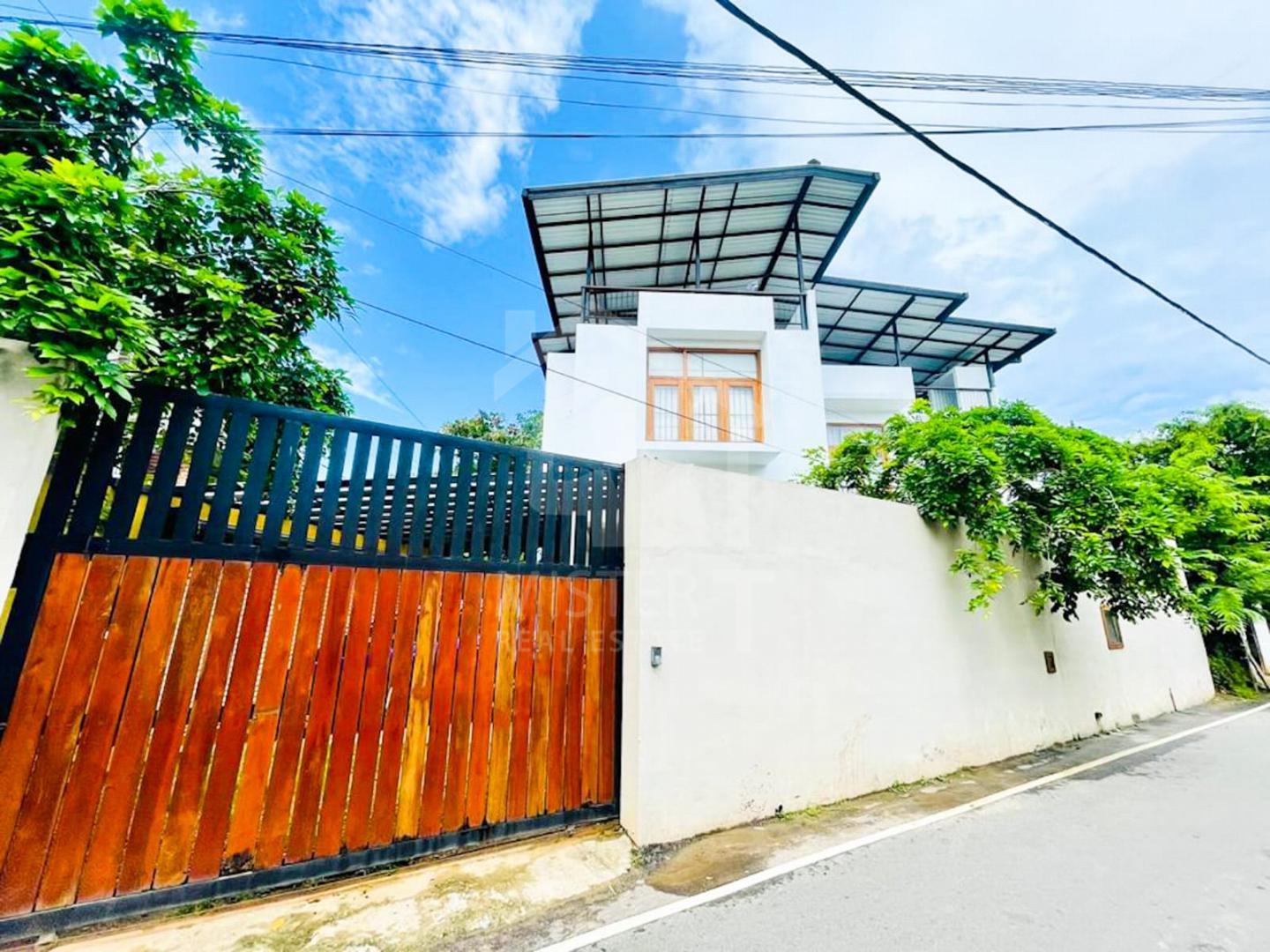 Luxury House for Rent in Nugegoda- image 10