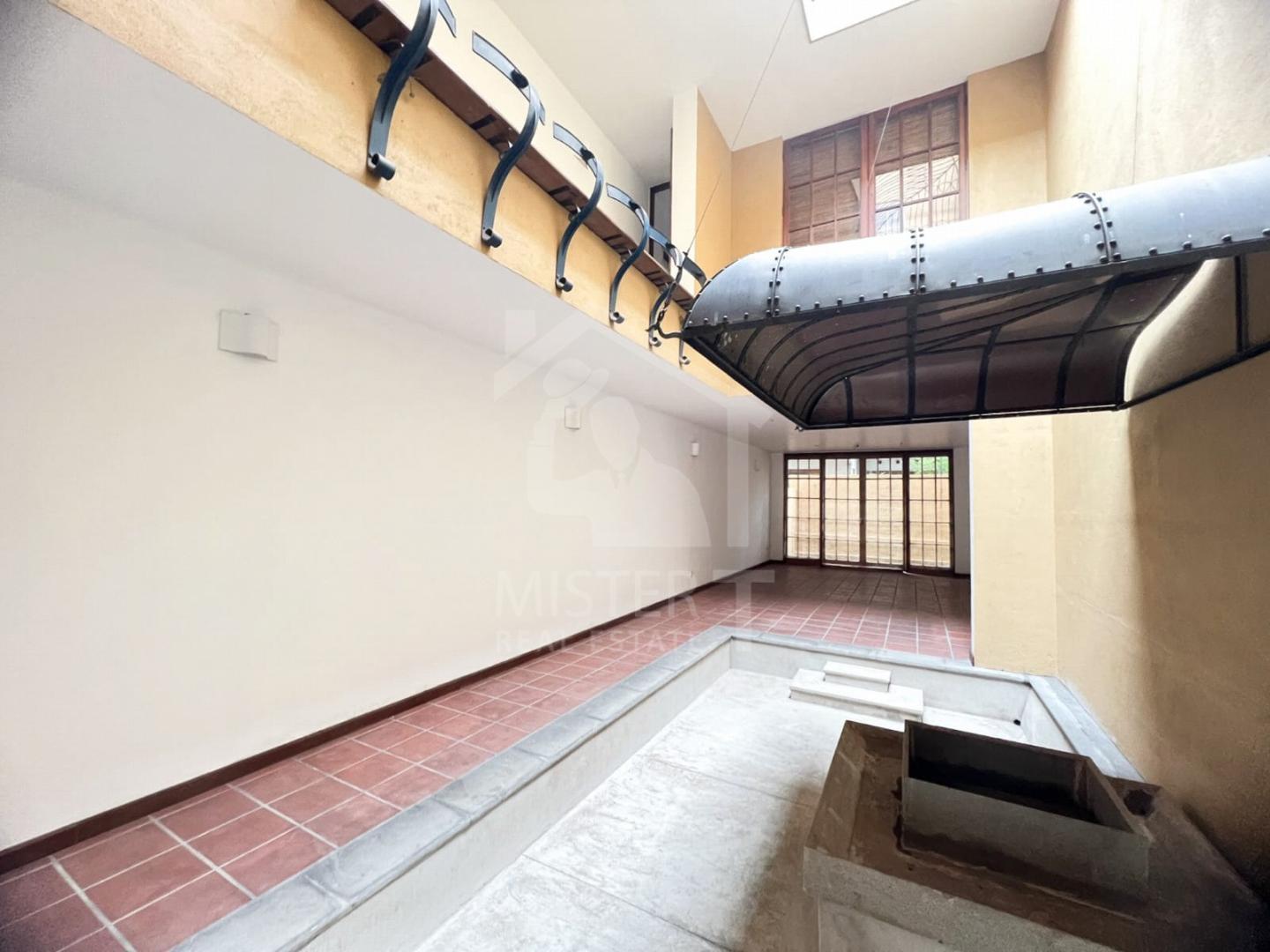 Commercial Property for Rent in Colombo 05- image 1