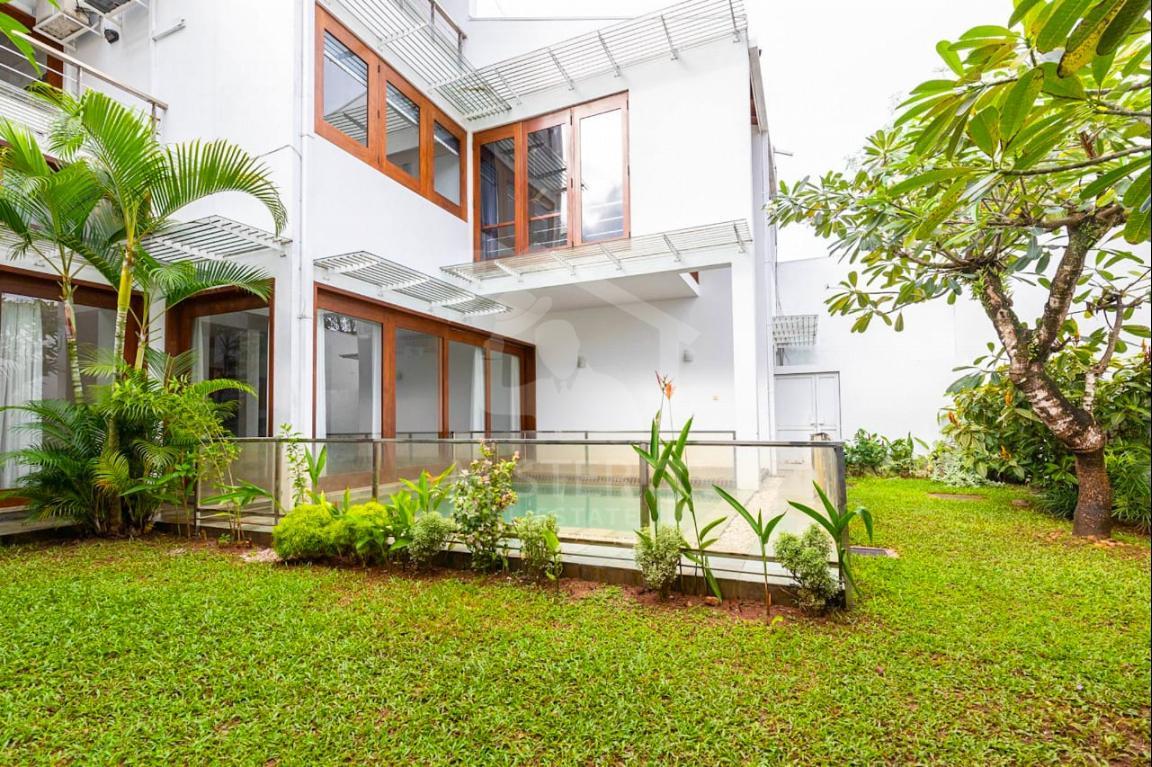 Luxury House for Rent in Colombo 05...