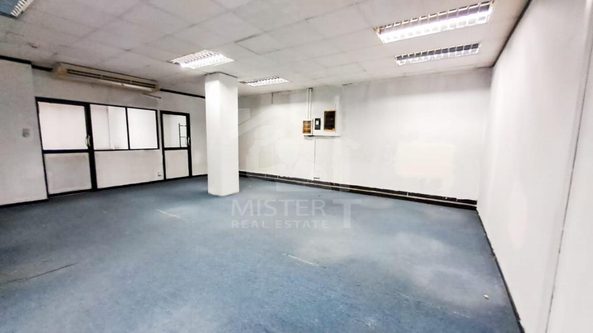 Commercial Property for Rent in Colombo 02 - image 1