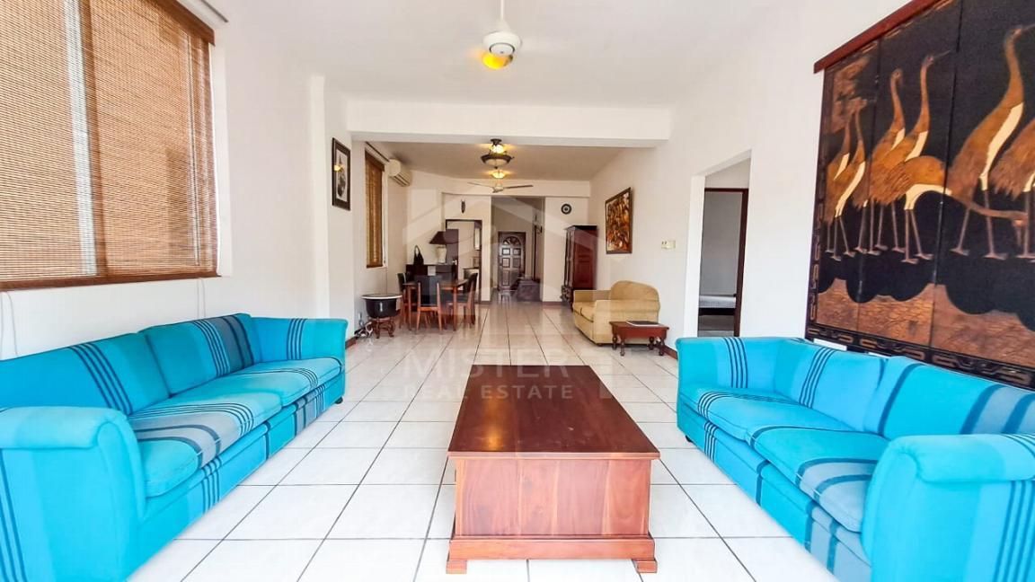 Apartment for Rent at Queen