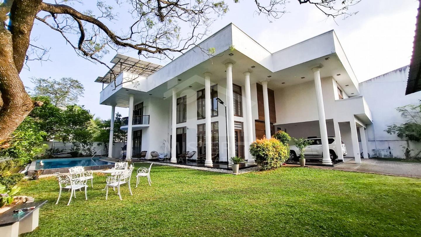 Luxury House for Rent at Kotte...