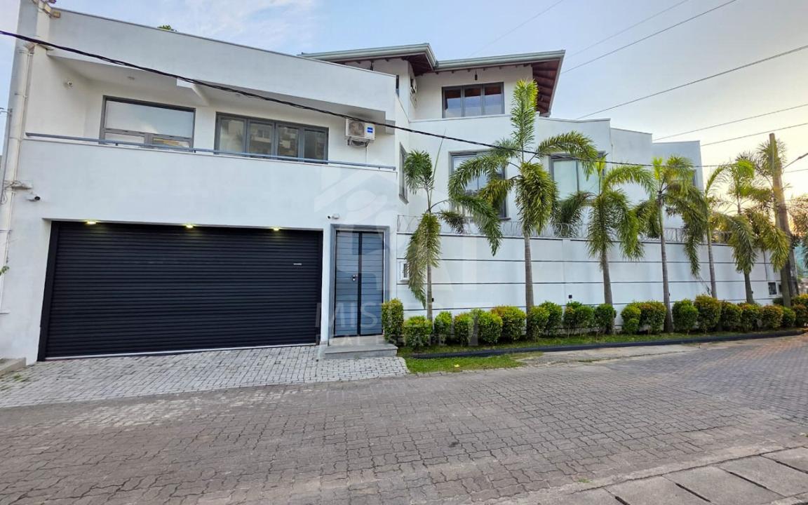 Luxury House for Rent in Rajagiriya- image 1