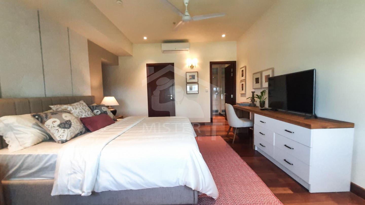 Apartment for Rent at Cinnamon Life, Colombo 02- image 2
