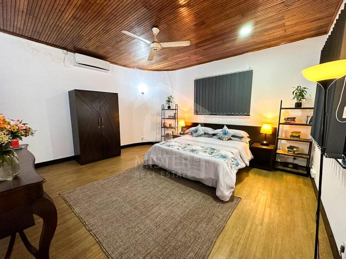 Private Apartment for Rent in Colombo 07- image 2