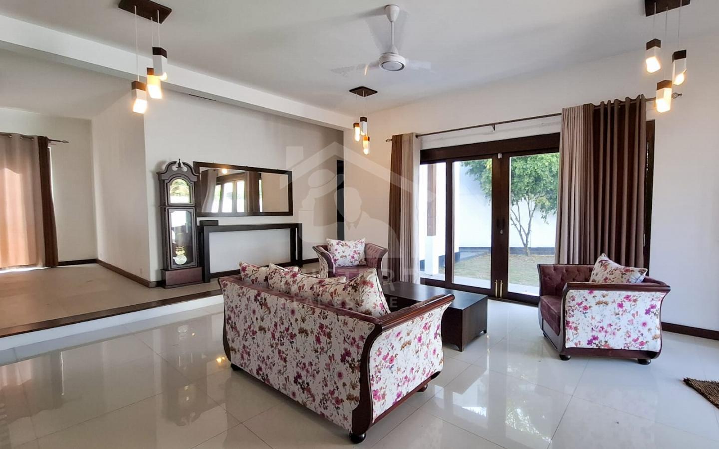 House For Rent in Mount Lavinia- image 2