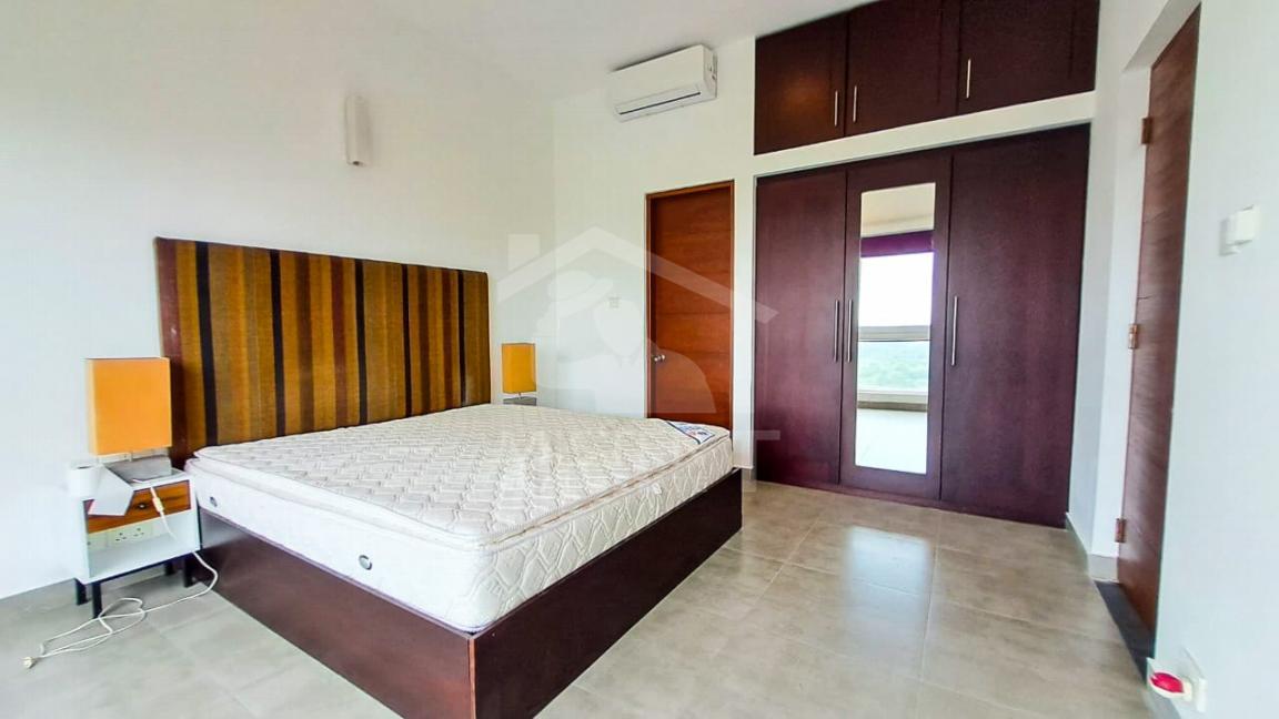 Apartment for Rent at Fairway Waterfront- image 3