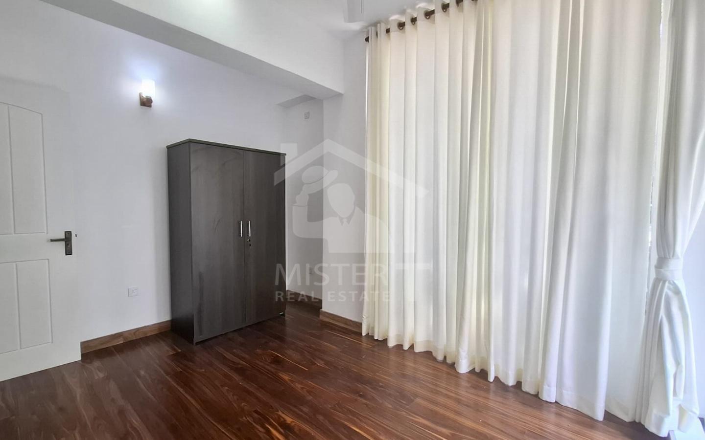 Private Apartment for Rent in Colombo 05- image 3