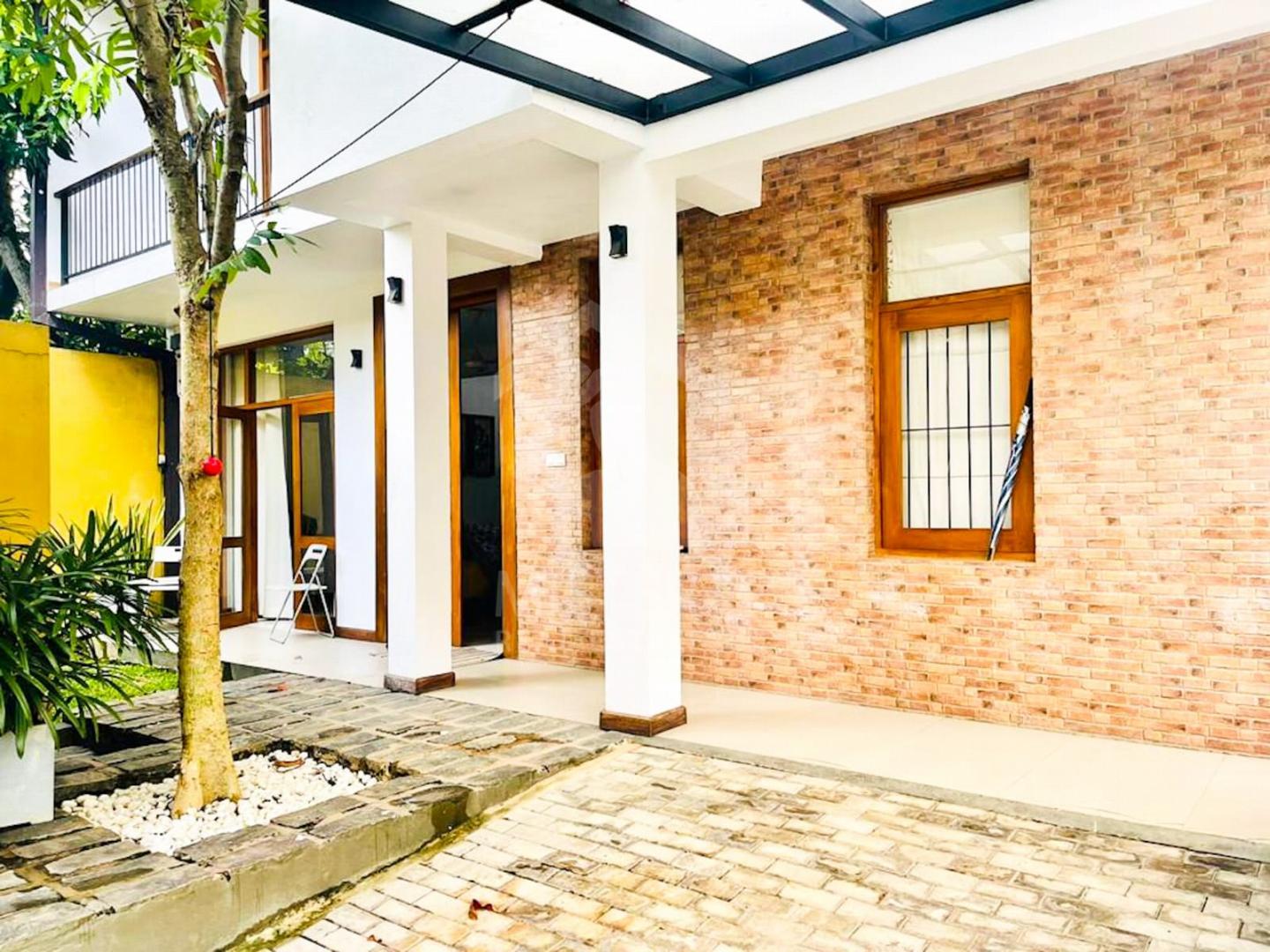 Luxury House for Rent in Nugegoda- image 8