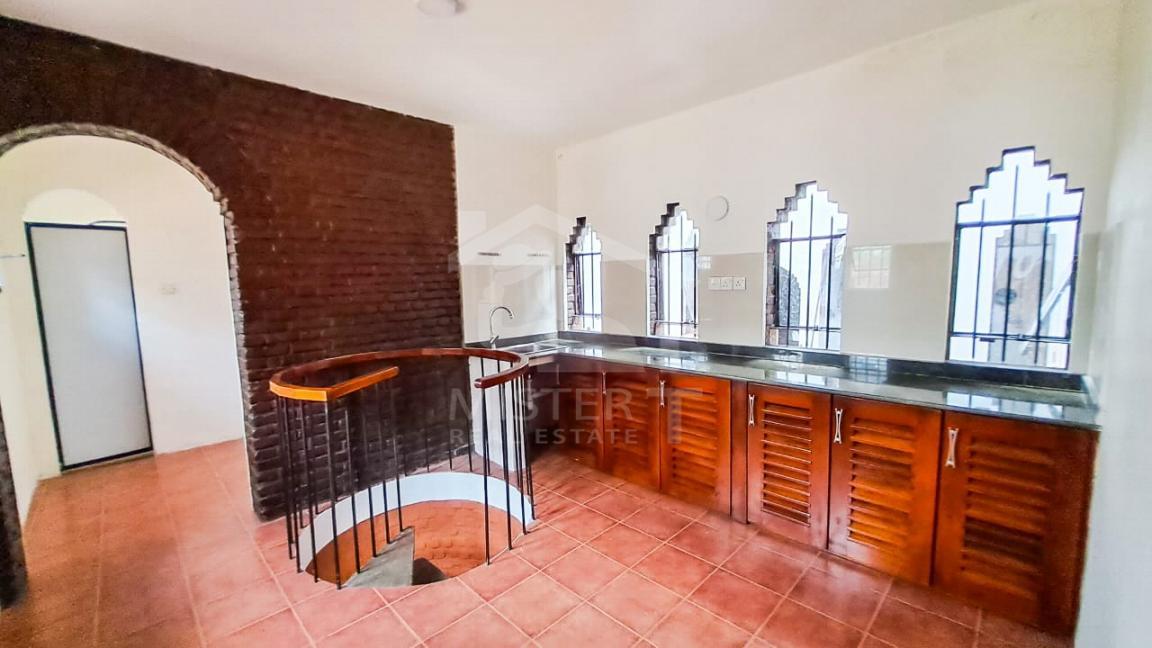 Commercial Property for Rent in Colombo 07- image 8