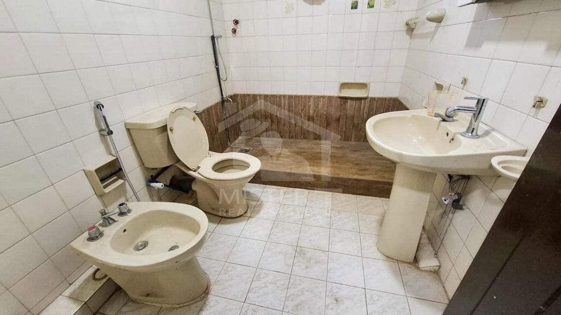 Commercial Property For Rent in Colombo 07- image 8