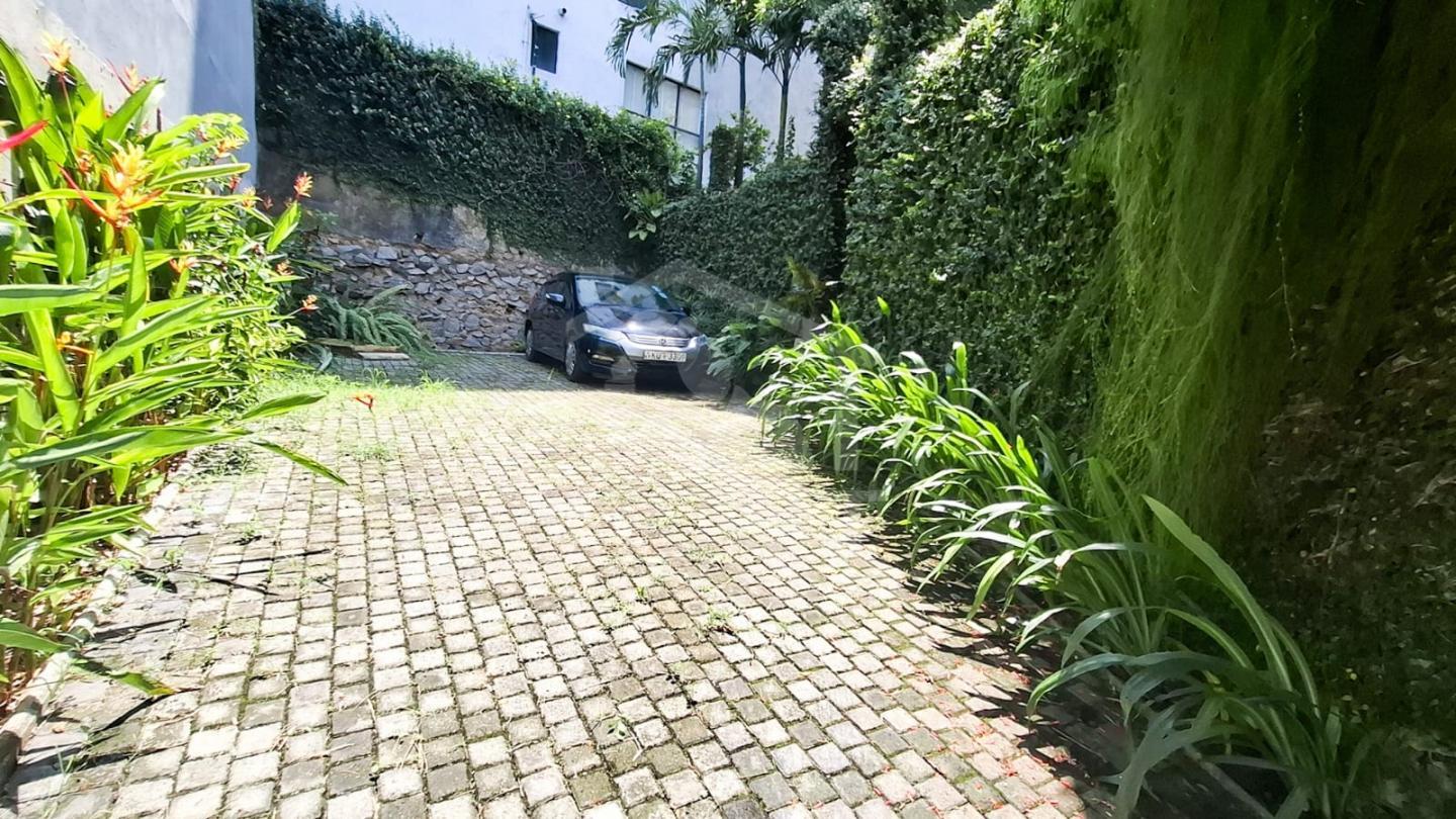 Commercial Property for Rent in Colombo 05- image 8