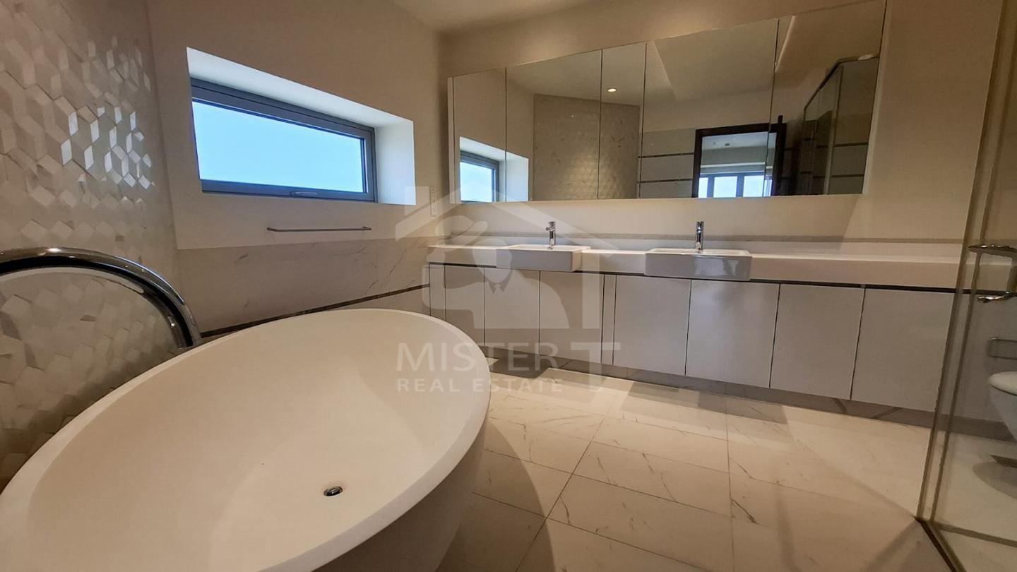 Penthouse for Rent at Cinnamon Life, Colombo 02- image 9