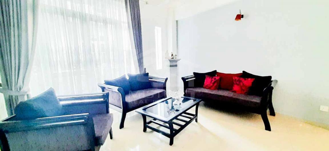 Apartment for Rent in Emerald Towers- image 2