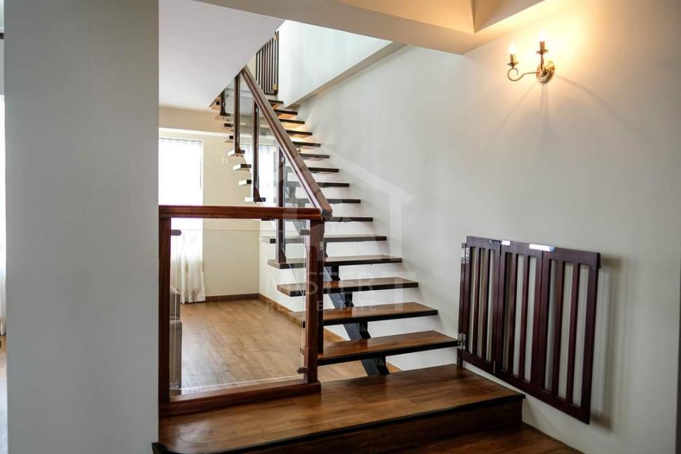 Duplex for Rent at the Kynsey Residence- image 3