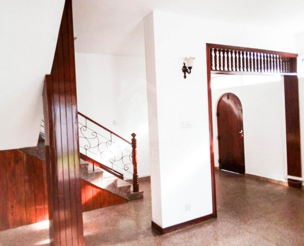 Commercial Property for Rent in Colombo 07- image 3