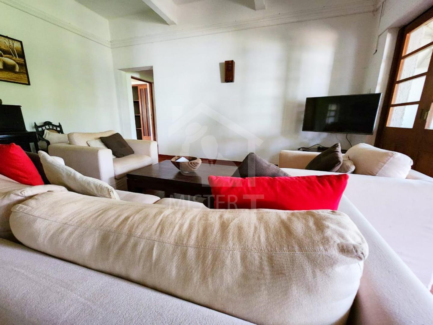Condominium For Rent in Colombo 07- image 1