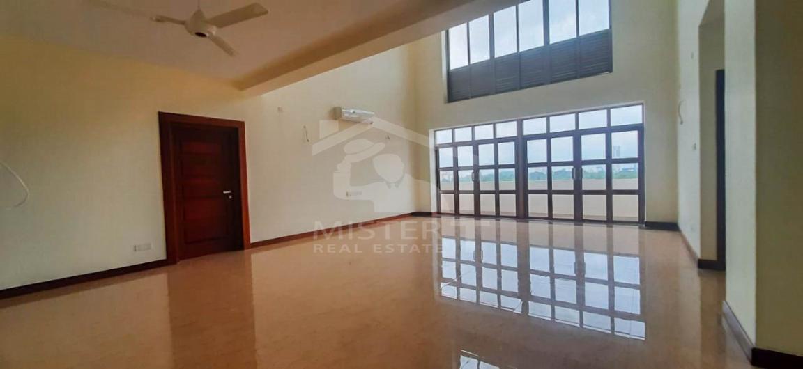 Penthouse For Rent in Colombo 03- image 1