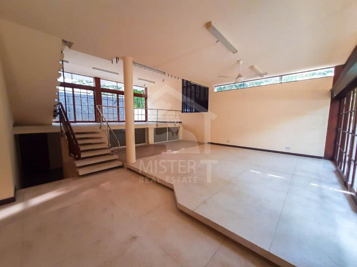 Commercial Property for Rent in Colombo 05 - image 2