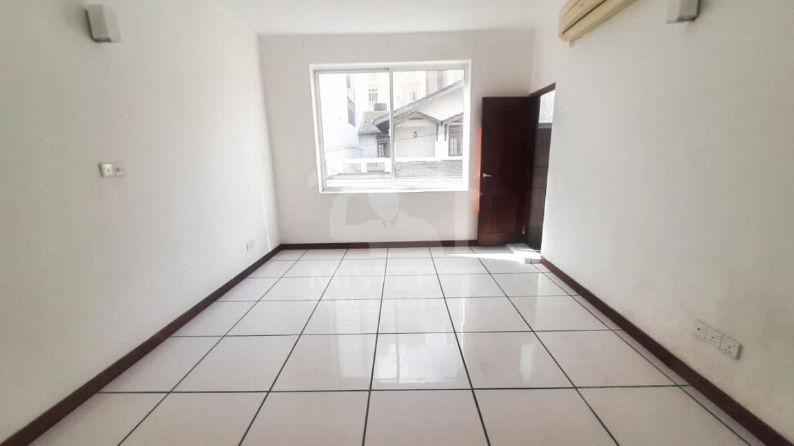 Apartment for Rent in Colombo 04- image 2