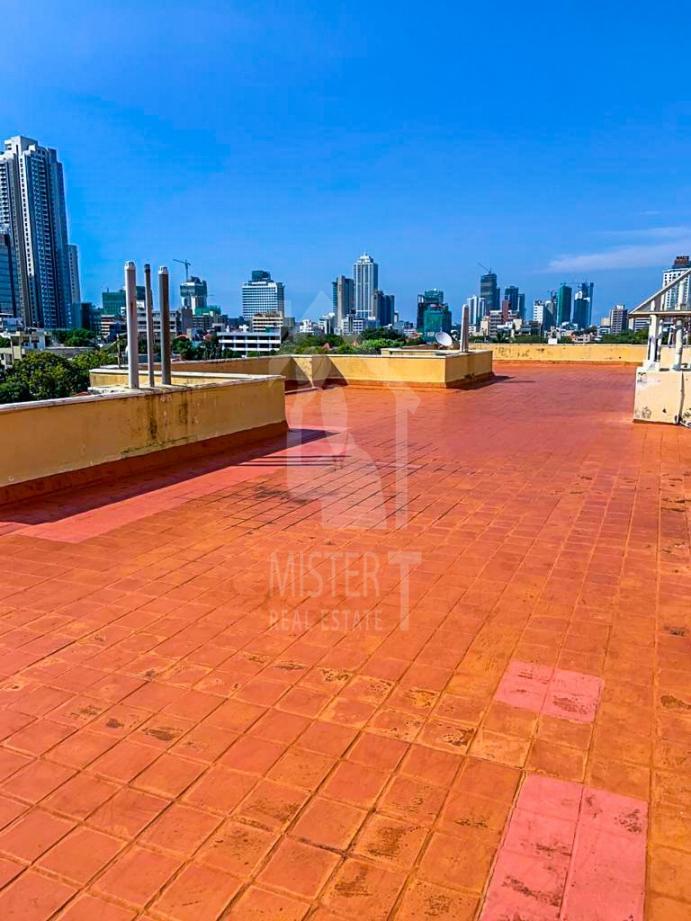 Apartment For Rent at Royal Court - image 5