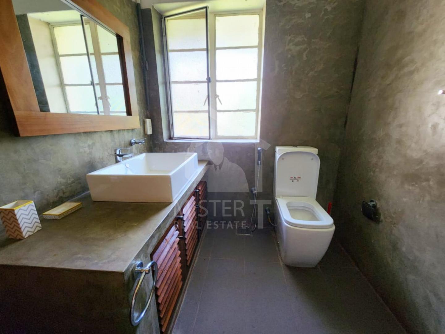 Condominium For Rent in Colombo 07- image 7