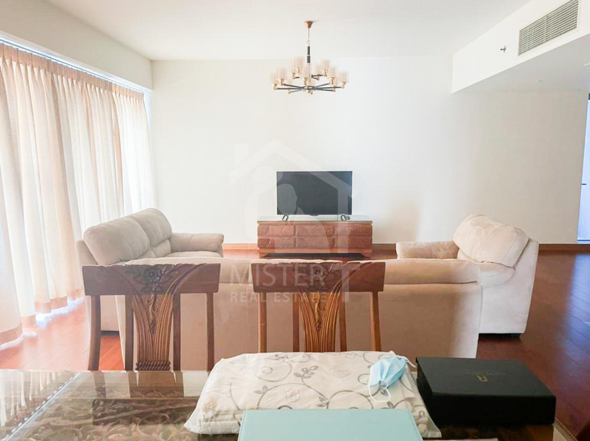 Apartment for Rent at The Residence at OGF- image 5