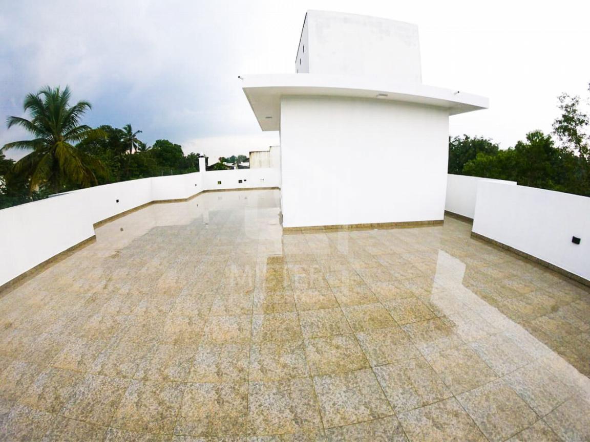 House for Sale in Athurugiriya- image 10