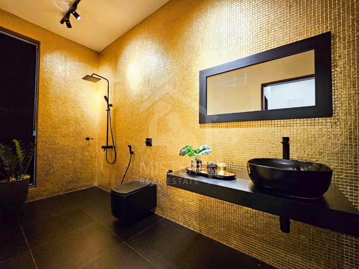 Luxury House for Sale in Nugegoda- image 10