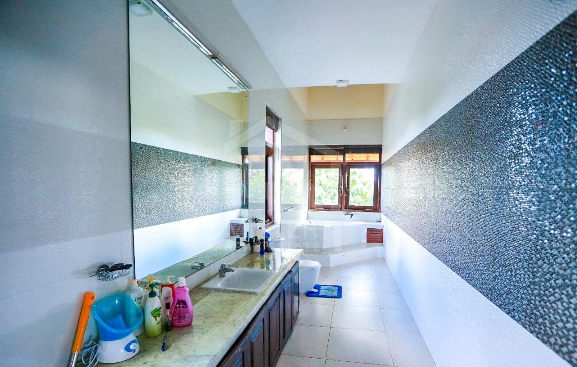 Luxury House for Sale in Nugegoda- image 10