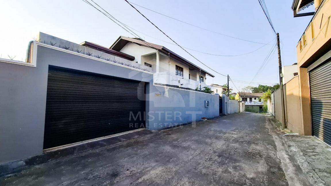 House for Sale in Thalahena- image 10