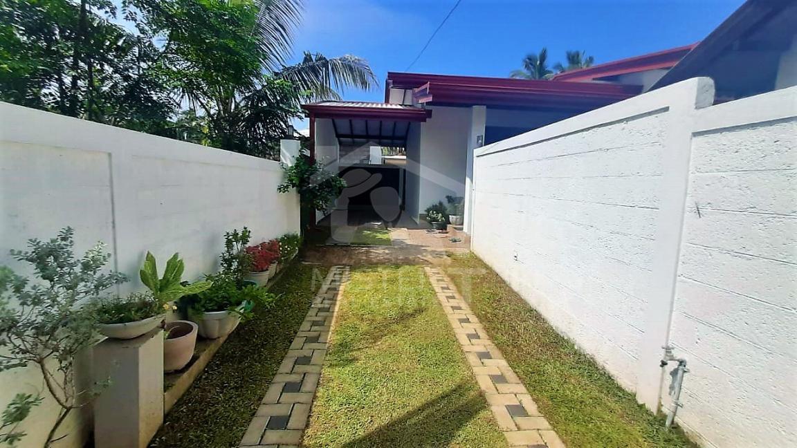 House for Sale in Madapatha- image 1