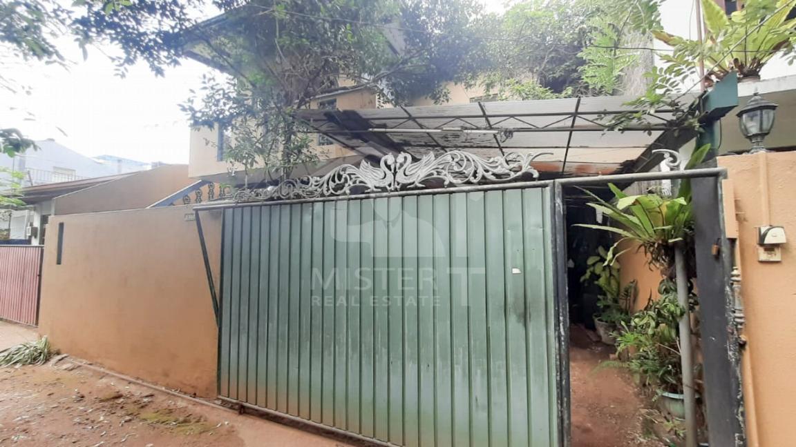 House for Sale in Boralesgamuwa- image 1