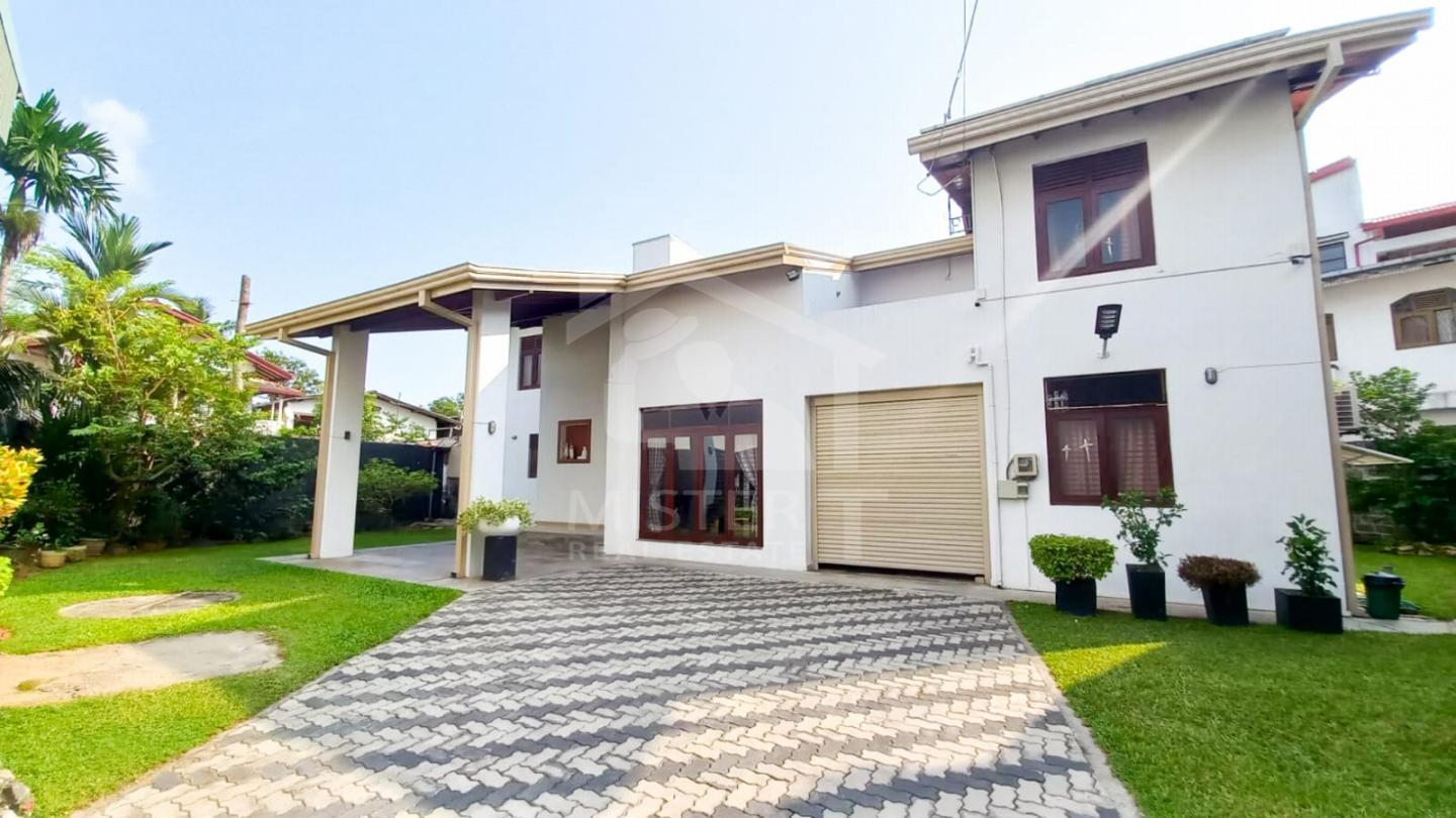 House for Sale in Boralesgamuwa- image 1