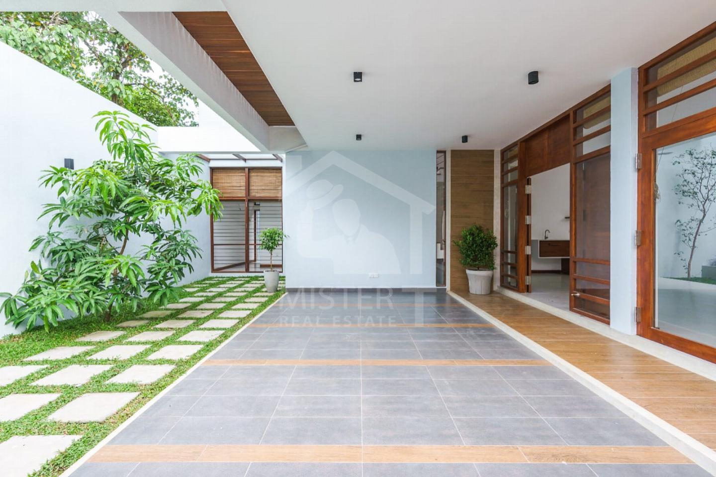 Luxury House for Sale in Kesbewa- image 1