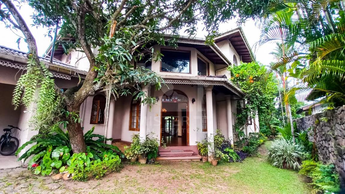 Colonial Style House for Sale in Pita Kotte - image 1